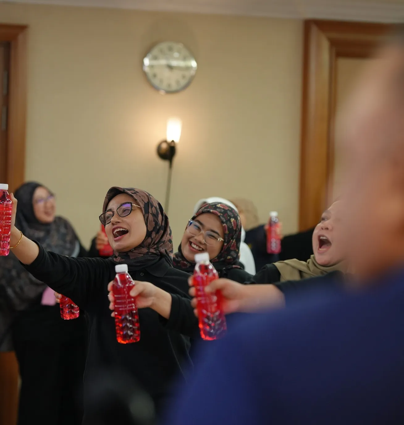 Pakar terapi emosi, Dr Hisham Dzakiria menegaskan sikap mengambil berat tidak semestinya memerlukan tindakan besar. 