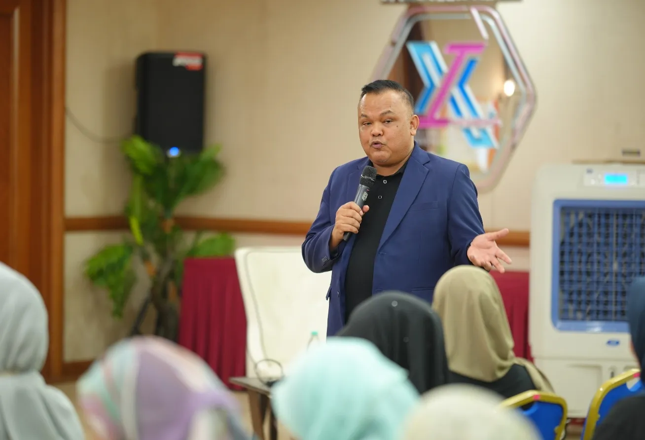 Pakar terapi emosi, Dr Hisham Dzakiria menegaskan sikap mengambil berat tidak semestinya memerlukan tindakan besar. 