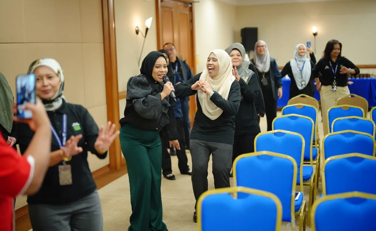 Pakar terapi emosi, Dr Hisham Dzakiria menegaskan sikap mengambil berat tidak semestinya memerlukan tindakan besar. 