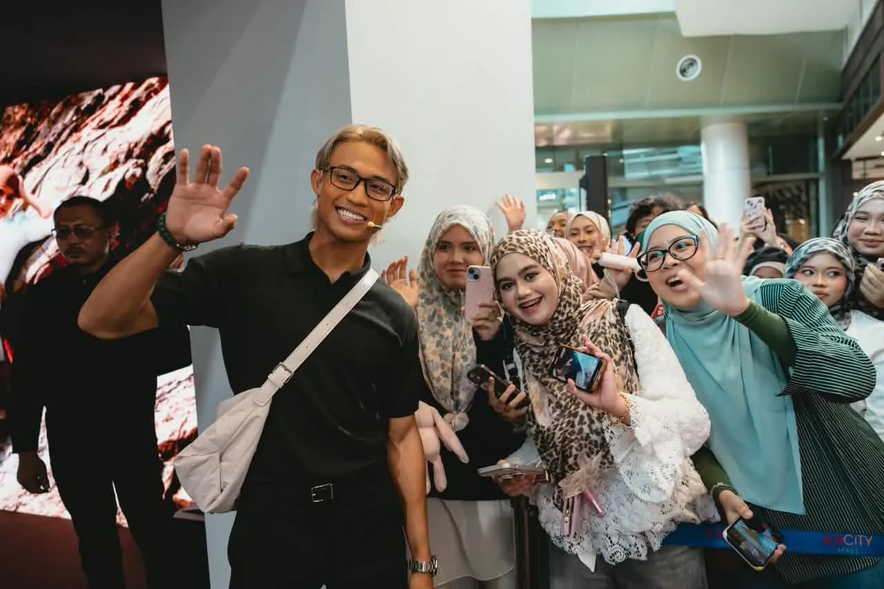 Acara  Meet & Greet Mierul Aiman x Dr. Cardin.