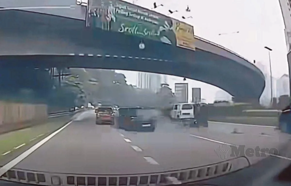 Kemalangan di Jalan Kuching mengakibatkan kanak-kanak lima tahun meninggal dunia.