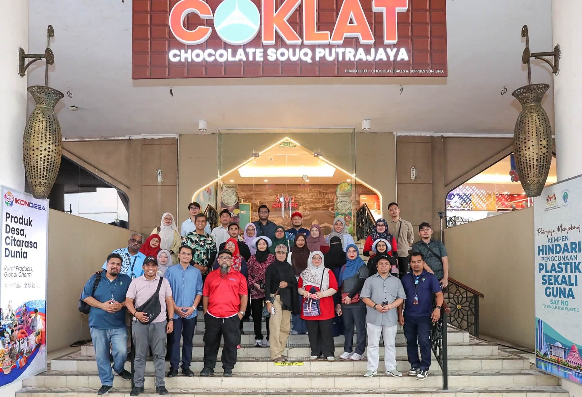 Banyak tempat menarik di Putrajaya sebagai destinasi pelancongan