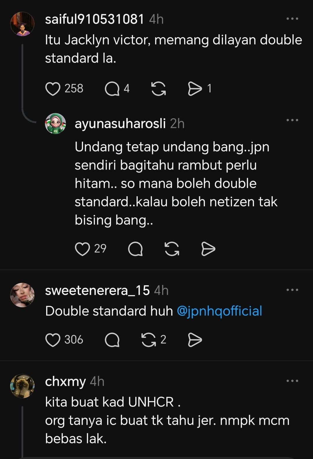JPN Selangor mengingatkan wanita yang bertudung supaya memakai tudung berwarna gelap, manakala mereka yang tidak bertudung diminta memastikan rambut berwarna hitam ketika mengambil gambar MyKad.