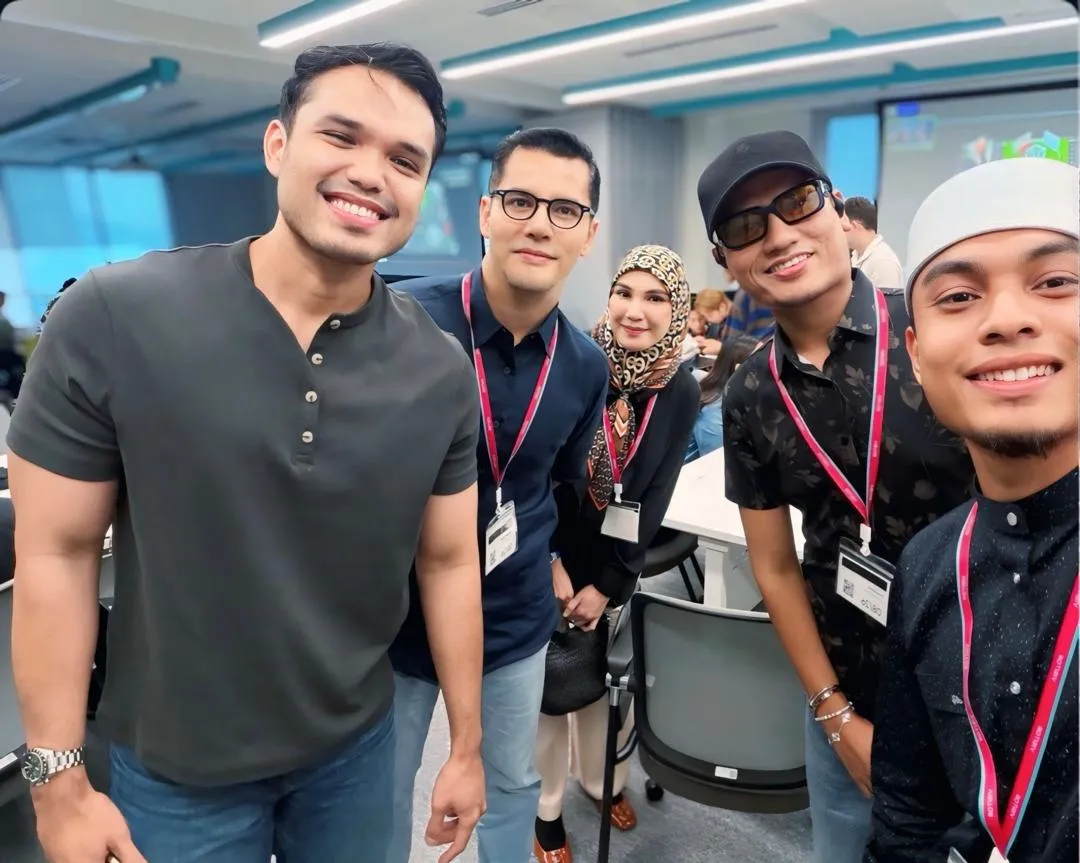 Dua pempengaruh hebat, Anas Zahrin dan Khairul Aming saling menyokong
