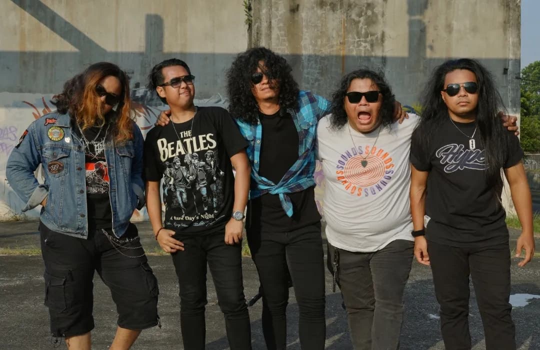 “Bagi kami, setiap orang ada cerita dan perjalanan masing-masing.
