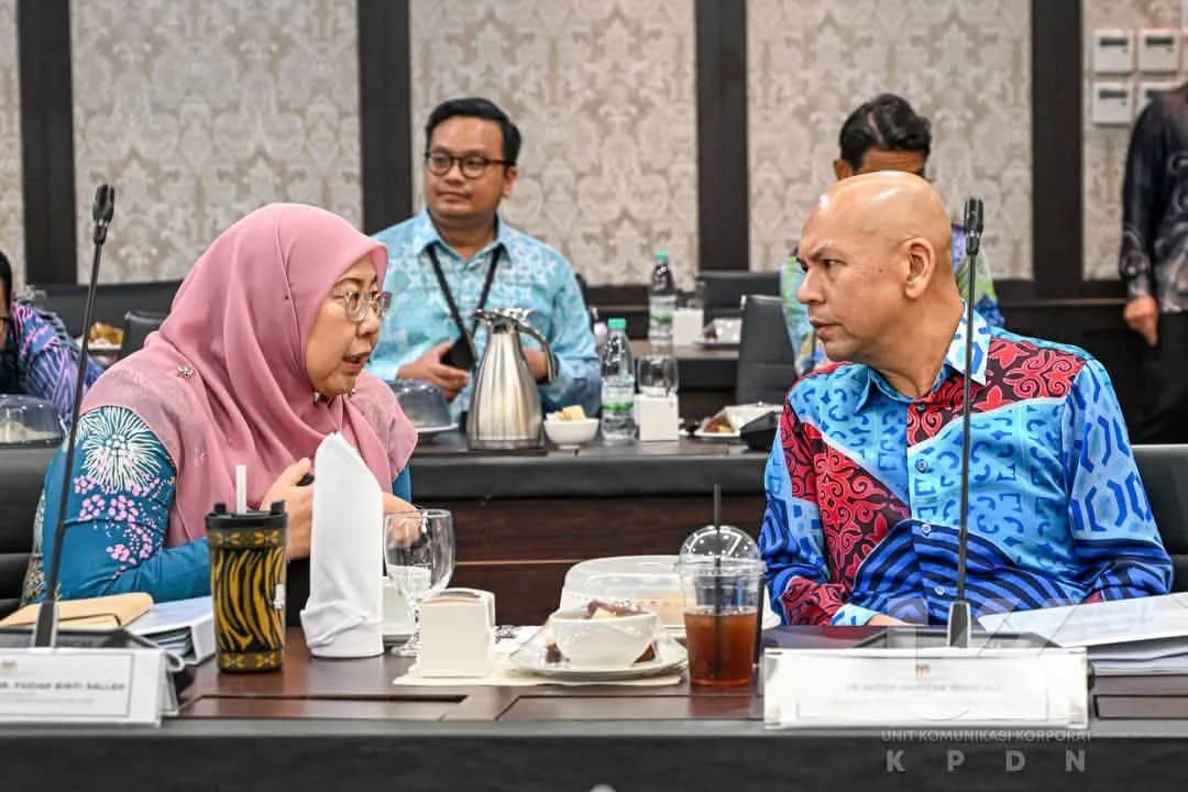 KPDN komited memperkukuh kerjasama antara kementerian, agensi, pemain industri dan pengguna bagi meningkatkan pembelian produk tempatan.
