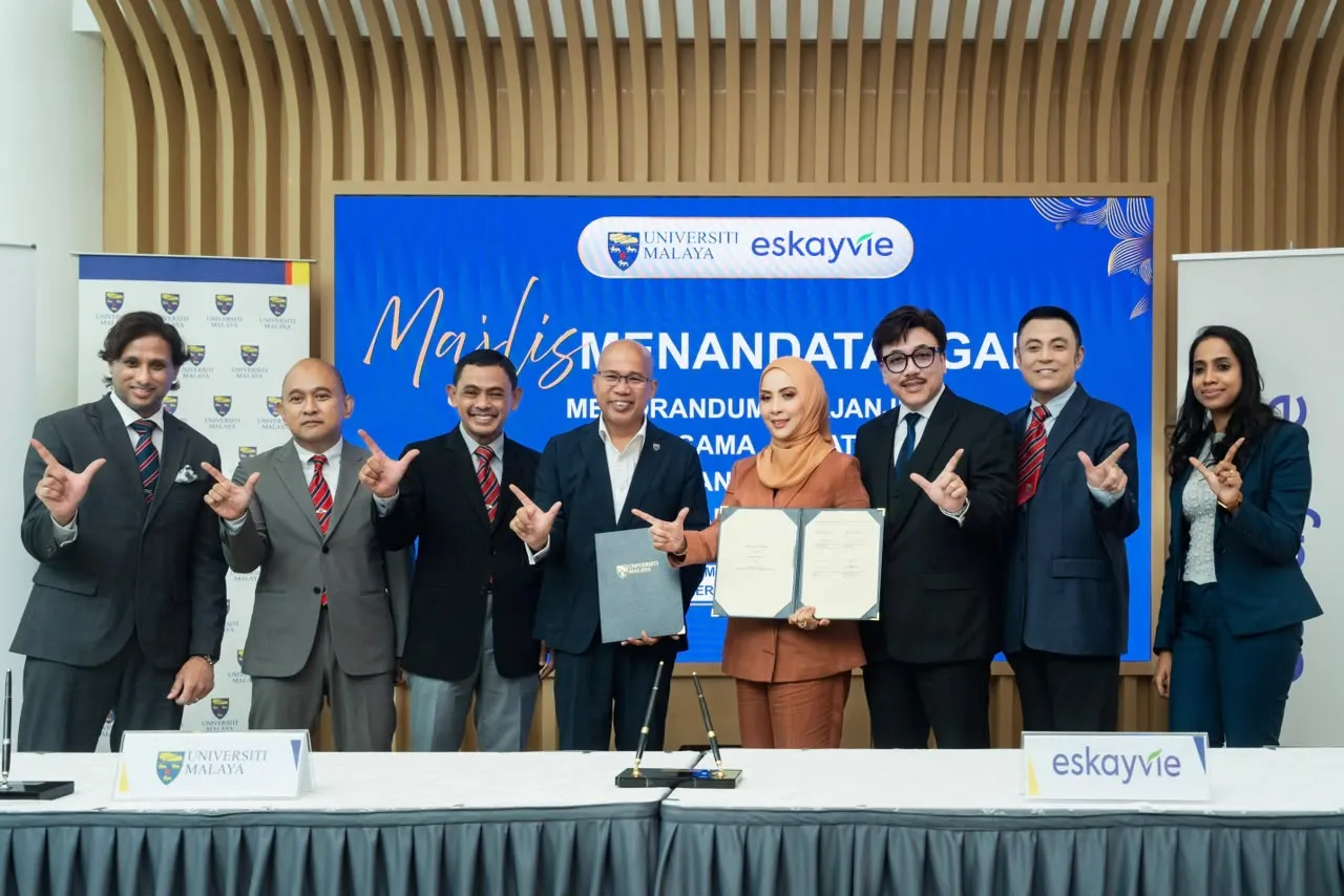 Barisan kepimpinan Eskayvie bersama kepimpinan dan penyelidik Universiti Malaya selepas pemeteraian MoA bagi kajian klinikal Mindtropic yang akan dijalankan bersama Clinical Investigation Centre (CIC), Pusat Perubatan Universiti Malaya (PPUM).