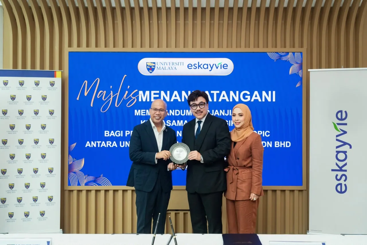 Barisan kepimpinan Eskayvie bersama kepimpinan dan penyelidik Universiti Malaya selepas pemeteraian MoA bagi kajian klinikal Mindtropic yang akan dijalankan bersama Clinical Investigation Centre (CIC), Pusat Perubatan Universiti Malaya (PPUM).