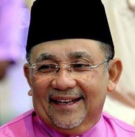 Isa Samad.