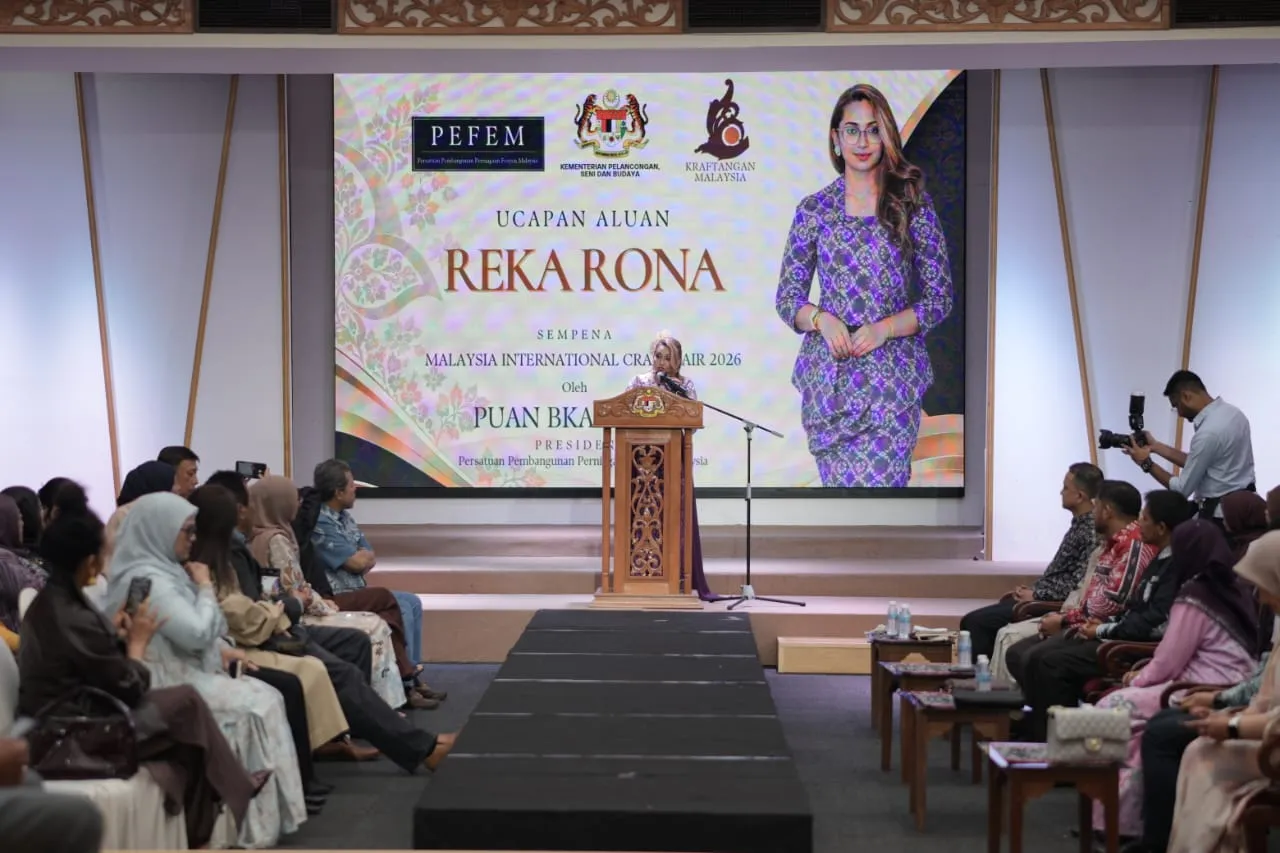 Saya sentiasa memperjuangkan fesyen Malaysia dan warisan tempatan kerana saya adalah rakyat Malaysia.