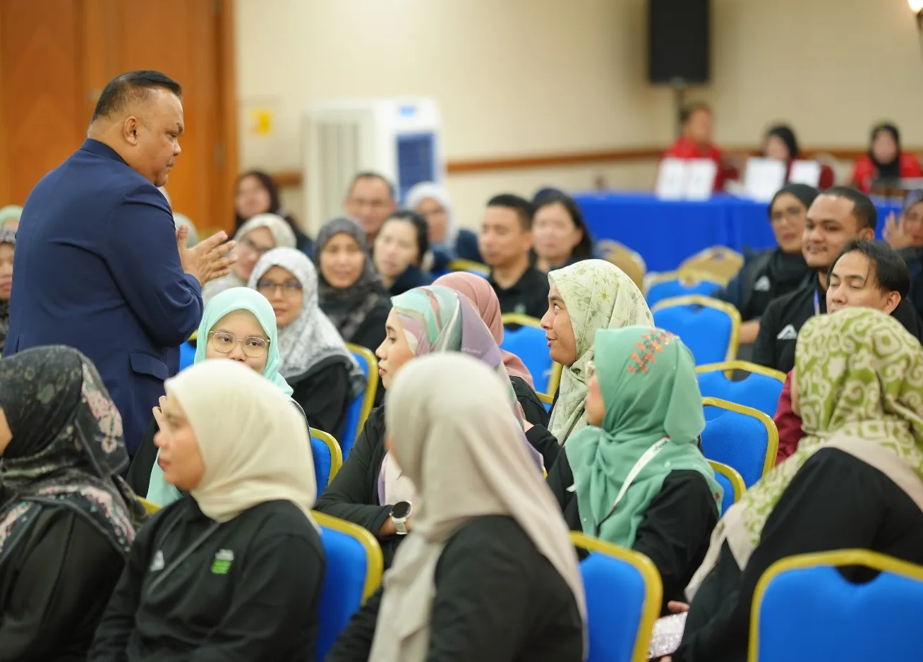 Pakar terapi emosi, Dr Hisham Dzakiria berkata, kesilapan lalu tidak semestinya menentukan masa depan seseorang,