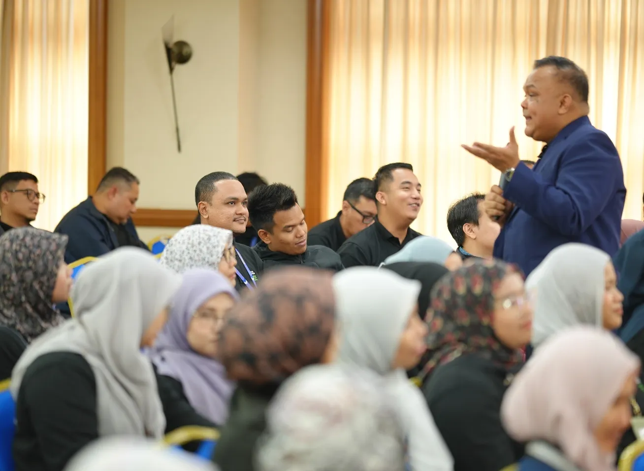 Pakar terapi emosi, Dr Hisham Dzakiria berkata, kesilapan lalu tidak semestinya menentukan masa depan seseorang,