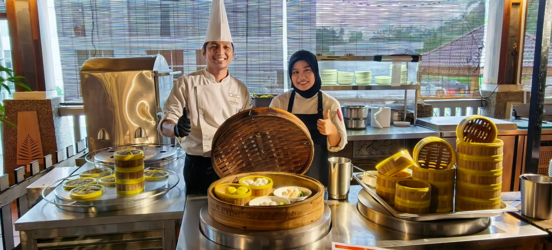 Chef Aliff Firdaus Mohd Rujhan dan Chef Alia Maisara Abd. Hamid.