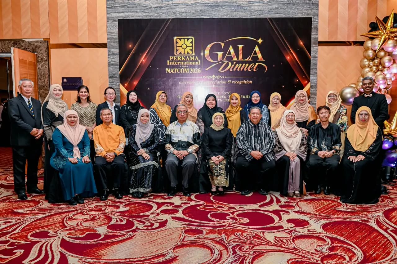 Datuk Jamal Abdillah turut menghiburkan tetamu pada Malam Gala NATCOM baru-baru ini.