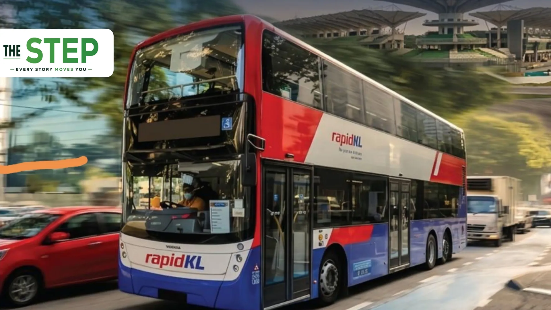 Dua pelajar perempuan mengalami kecederaan selepas motosikal yang dinaiki mereka dipercayai hilang kawalan sebelum bergesel dengan sebuah bas Rapid KL di Jalan Ampang, Kuala Lumpur, pagi tadi.