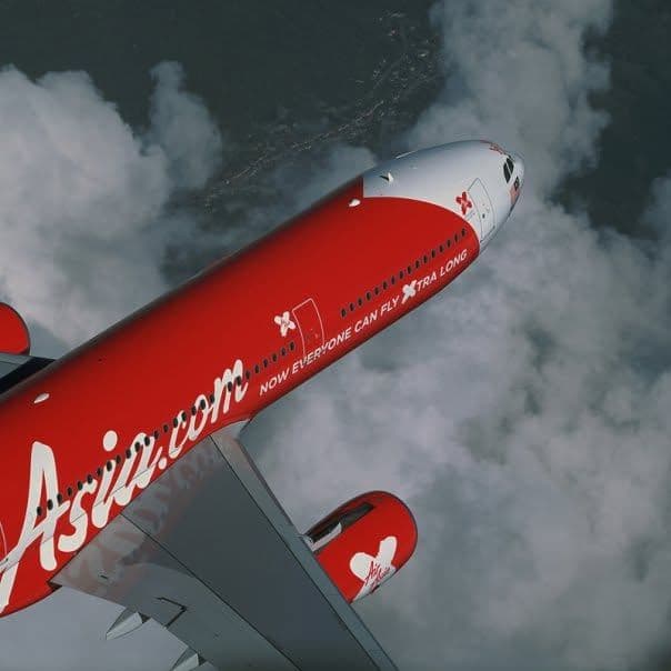 AirAsia Group melaksanakan ujian saringan bagi memastikan kru operasi aktif bebas daripada bahan terlarang. - Gambar AirAsia