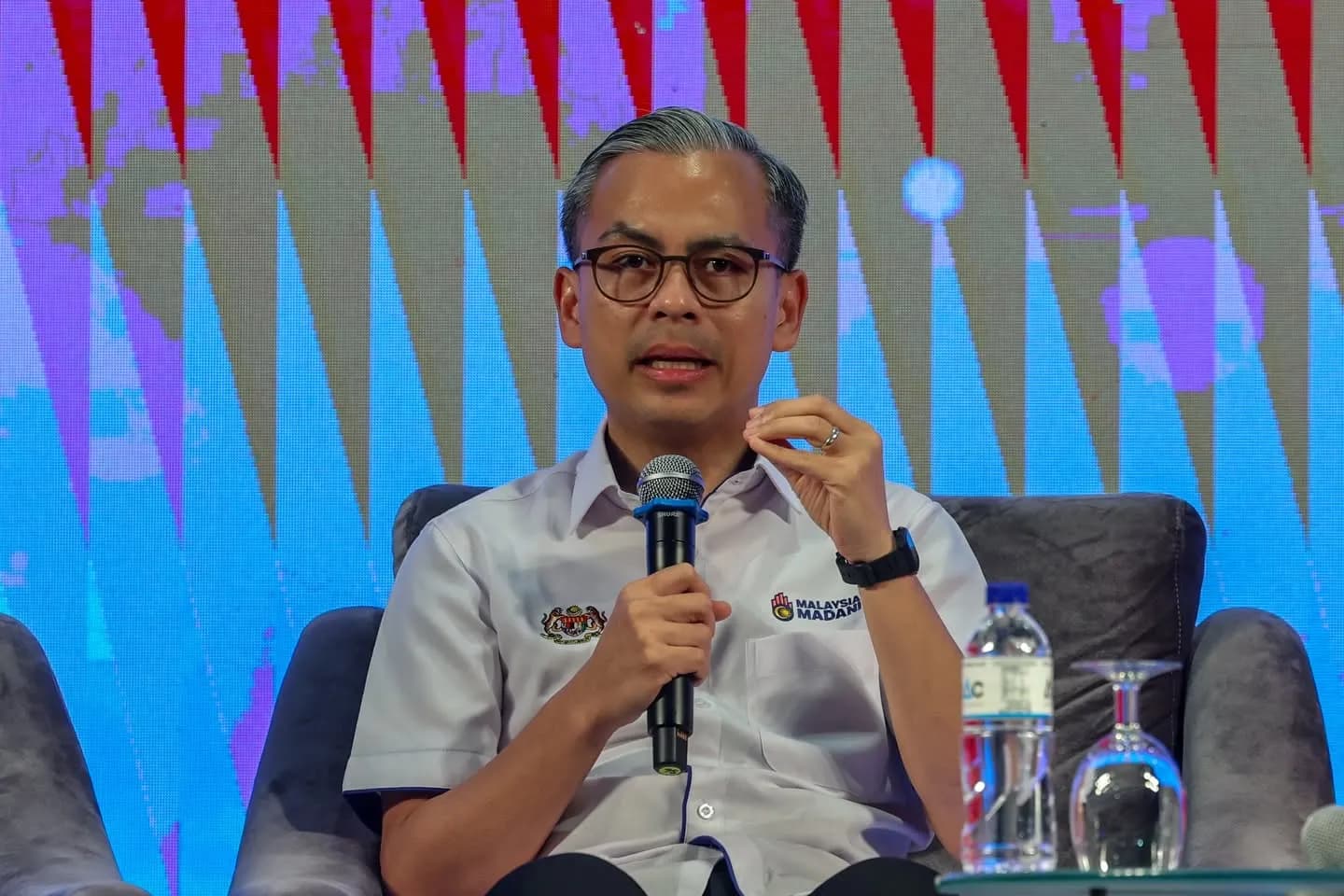 Menteri Komunikasi, Datuk Seri Fahmi Fadzil.