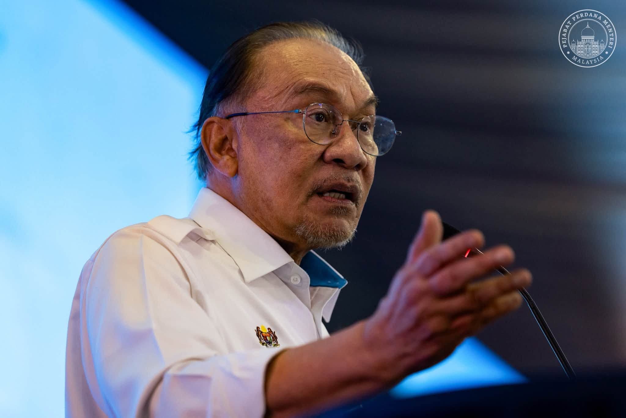 Anwar Ibrahim menegaskan bahawa ikhtiar penyasaran subsidi terus dipertahankan bagi melindungi majoriti rakyat.