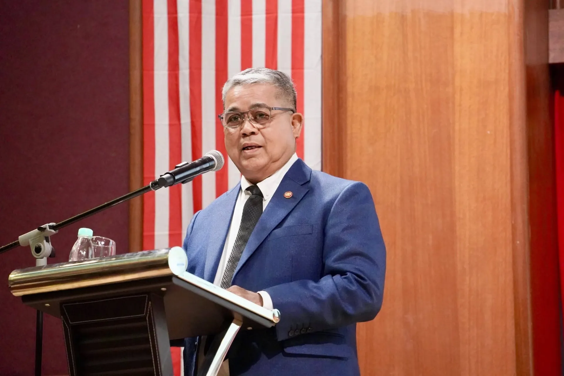 Menteri Perpaduan Negara, Datuk Aaron Ago Dagang.
