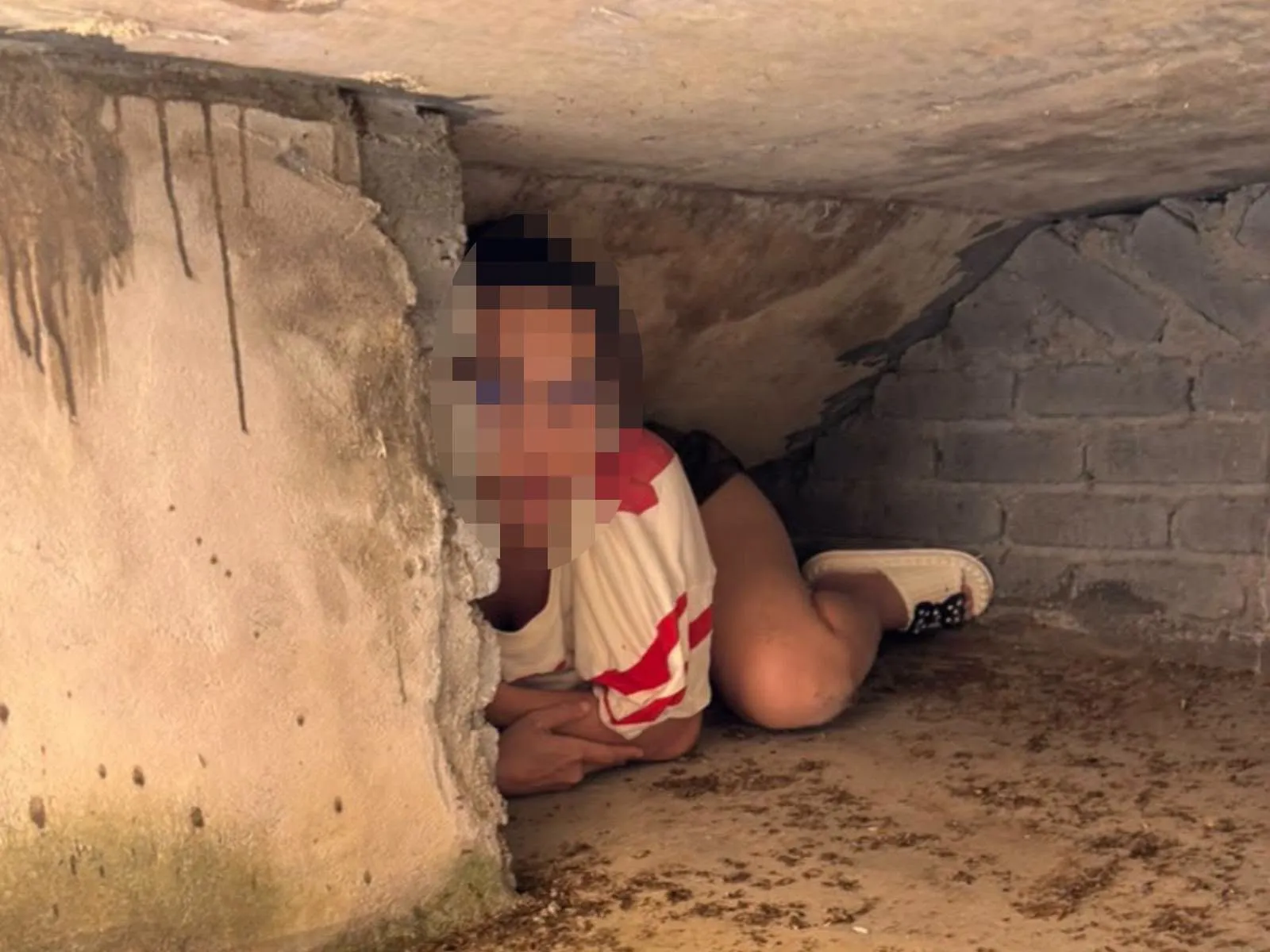 Antara warga asing yang cuba bersembunyi sebelum berjaya diberkas.