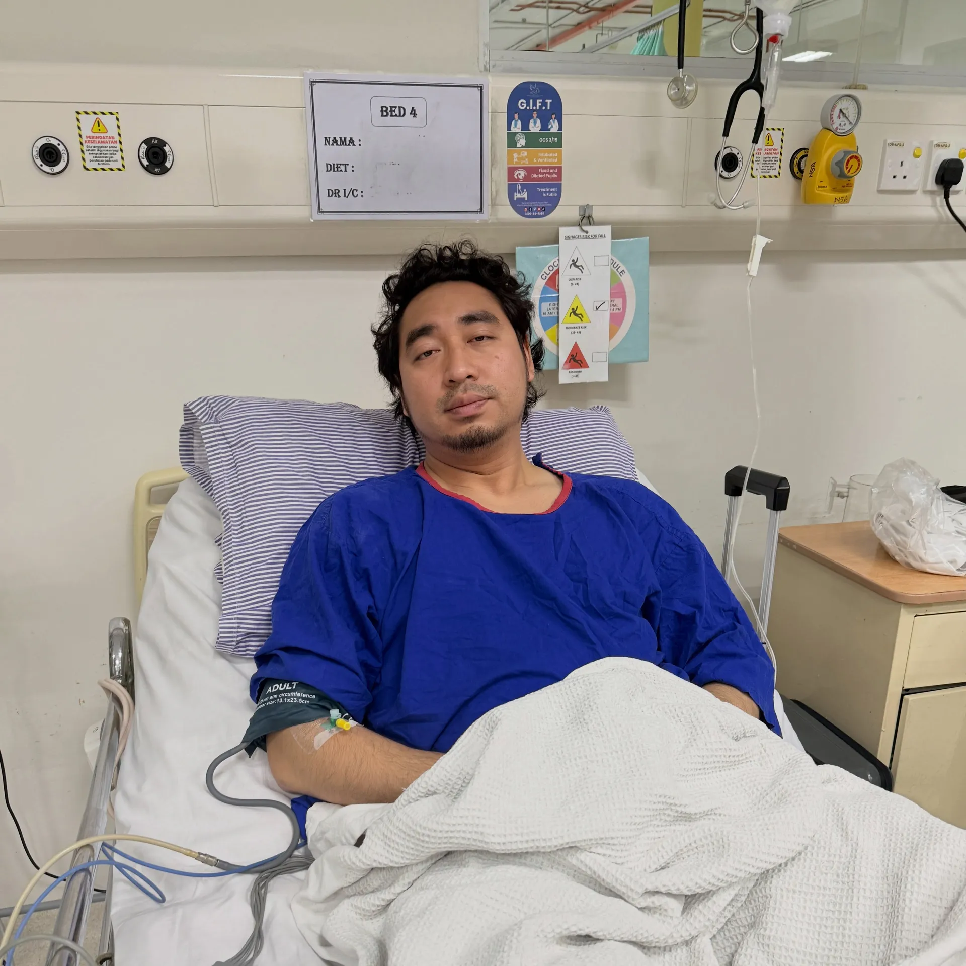 Wan Ahmad Fayshal berkongsi gambar di Facebook mengenai keadaannya di HKL.
