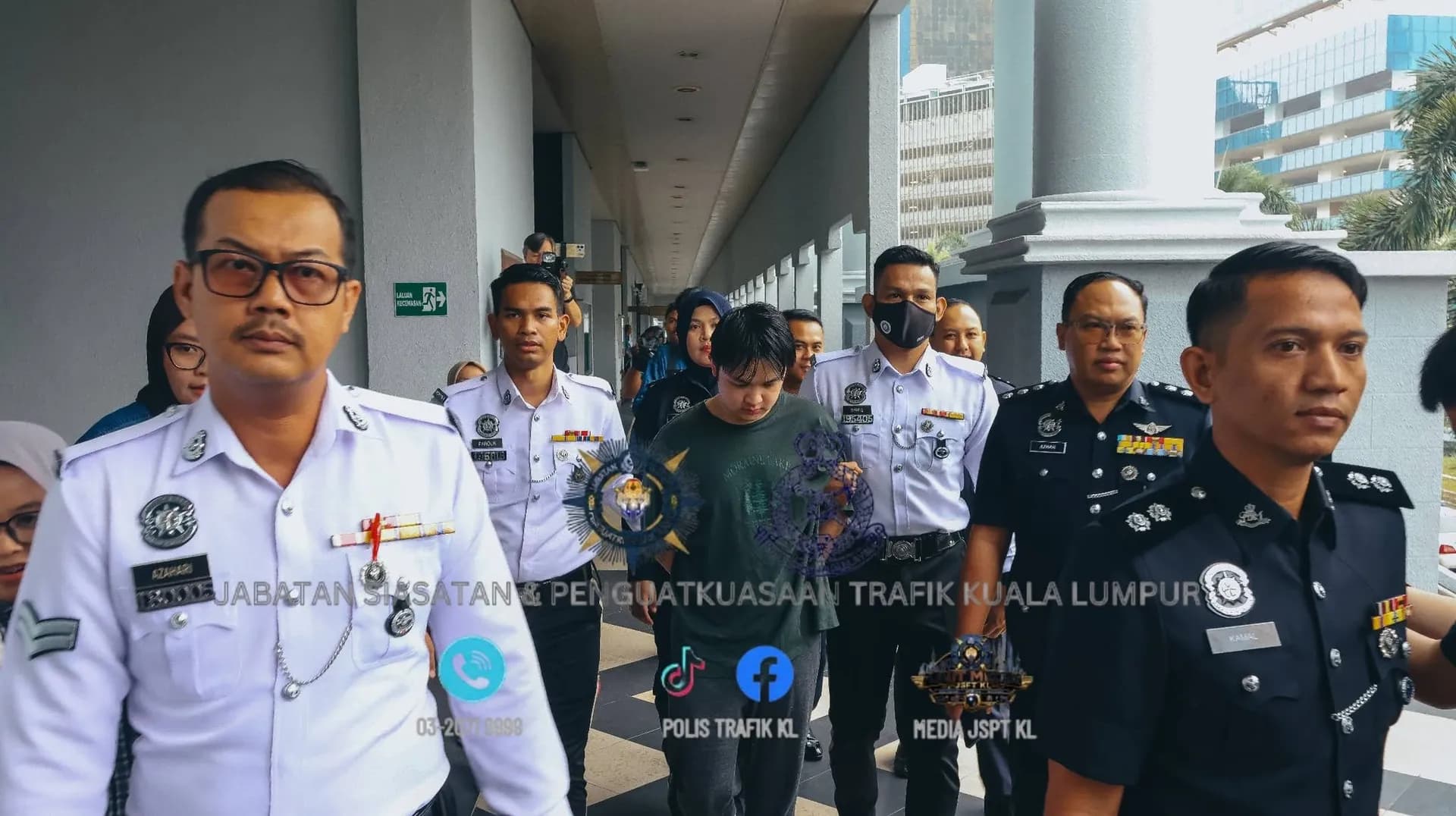 Tertuduh, Raeven Goh Wey Haur mengaku tidak bersalah di Mahkamah Majistret Kuala Lumpur, atas tiga pertuduhan termasuk memandu secara berbahaya.