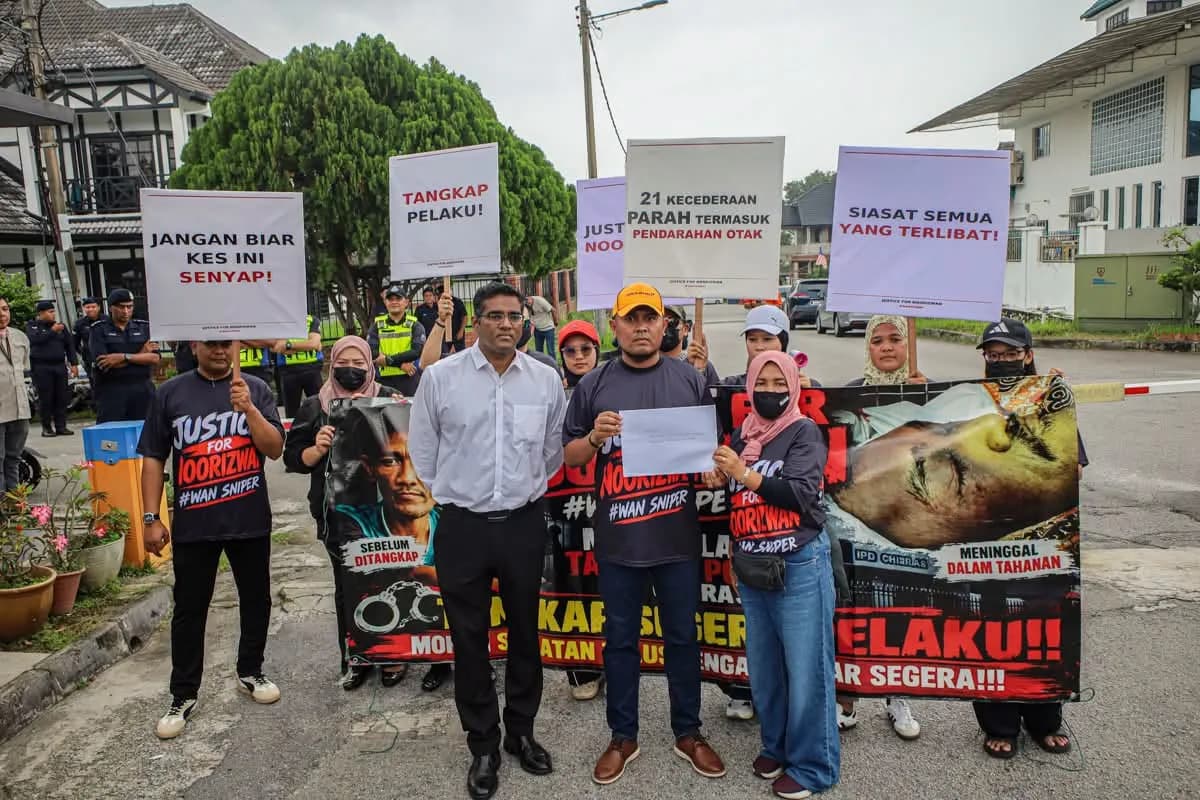 Pihak yang menuntut keadilan susulan kematian Allahyarham Noorizwan Zulkefly ketika dalam tahanan di Ibu Pejabat Polis Daerah (IPD) Cheras.