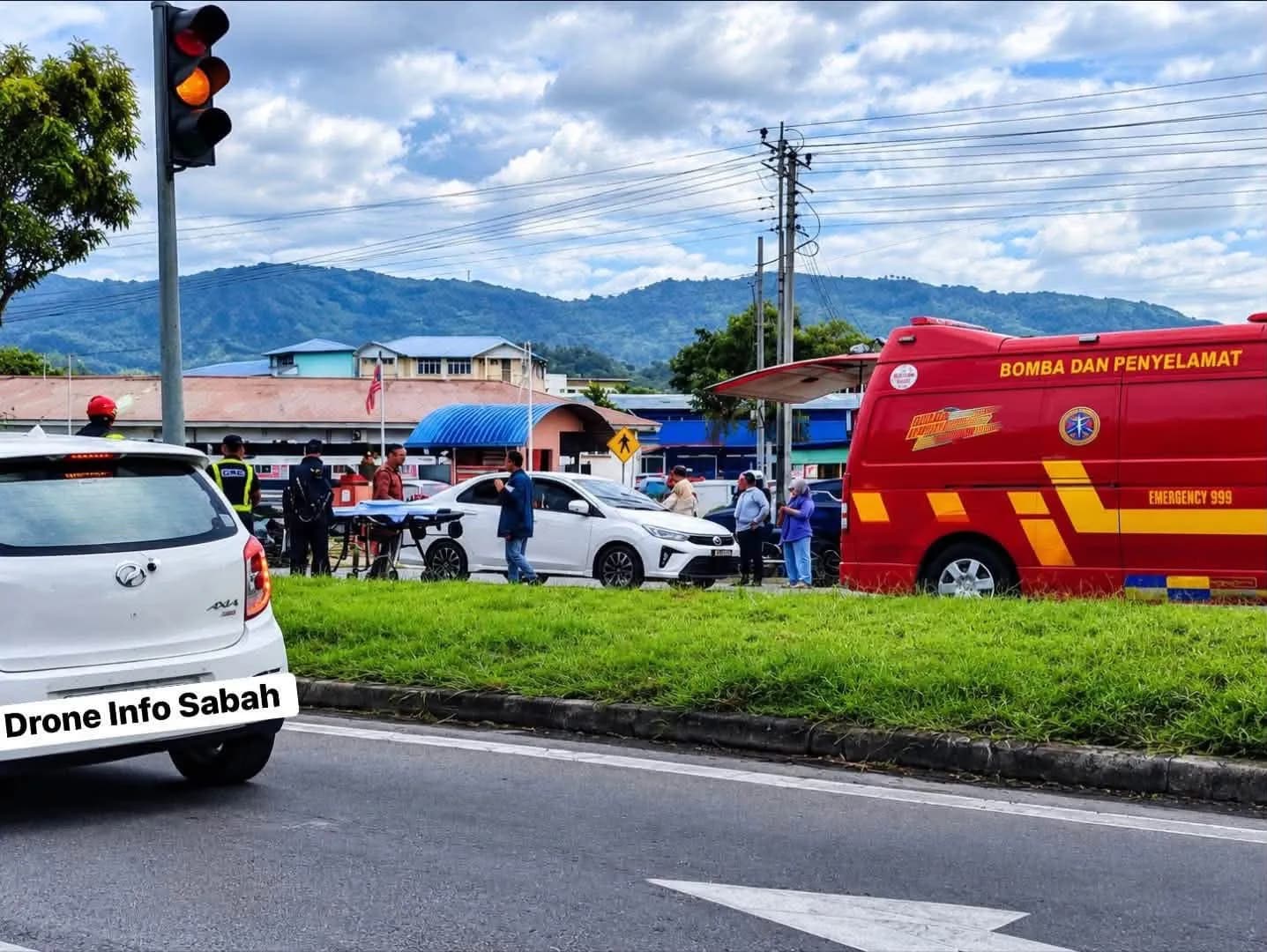 Kemalangan melibatkan murid Darjah Lima di depan SK Darau.