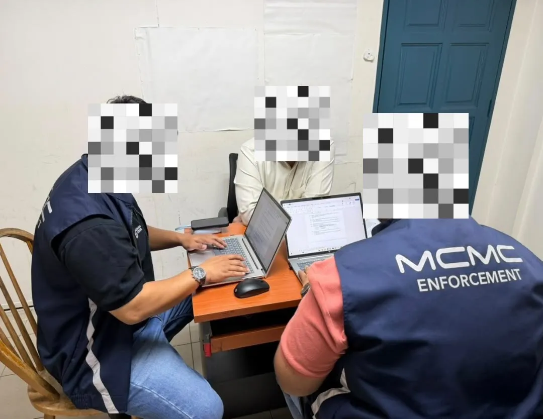 MCMC mengambil rakaman percakapan individu berkenaan untuk membantu siasatan.