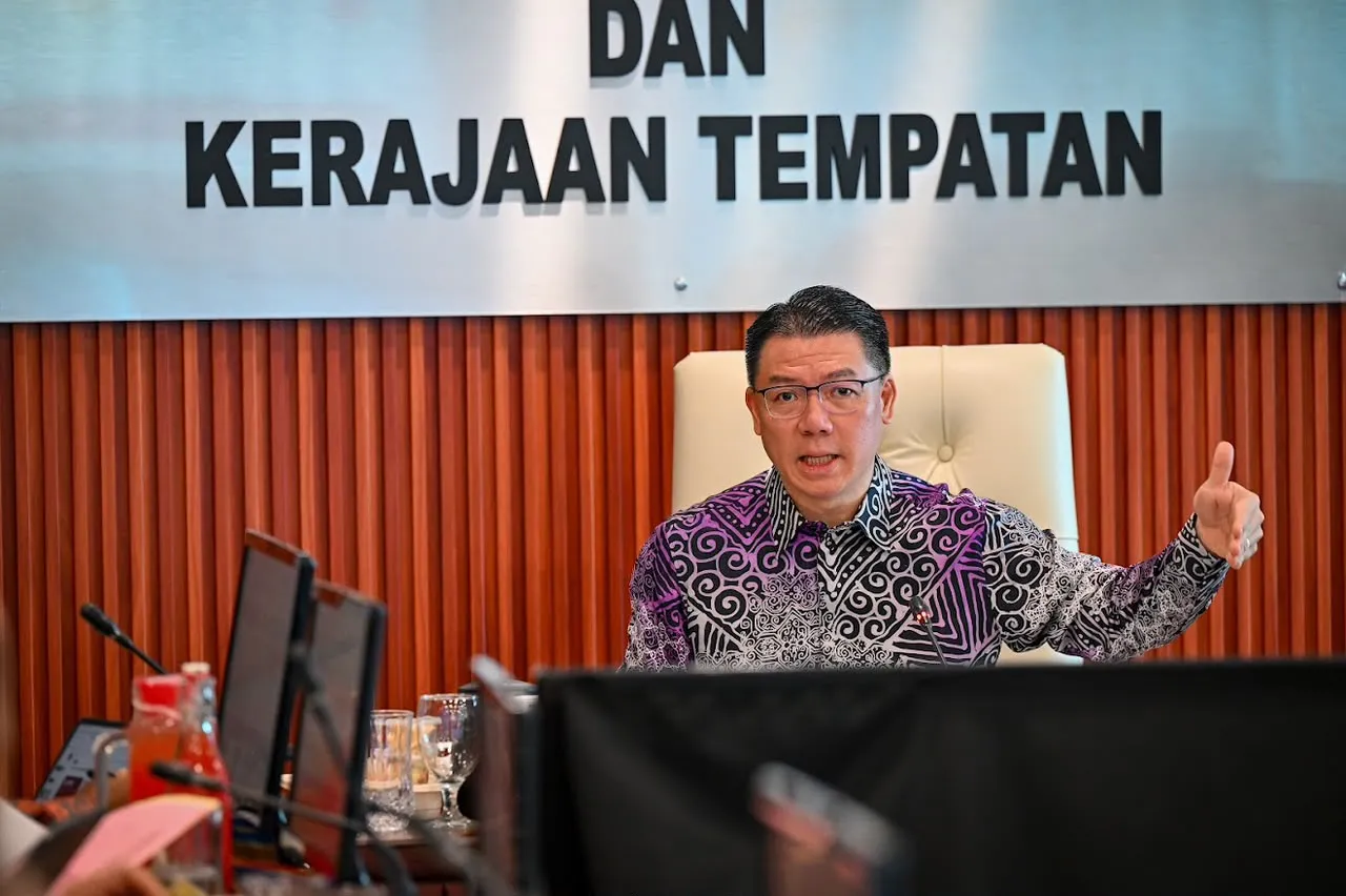 Menteri Perumahan dan Kerajaan Tempatan, Nga Kor Ming.