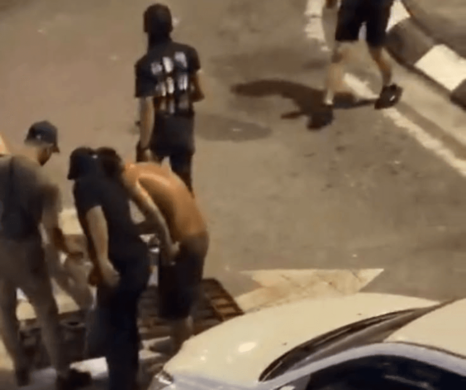 Tangkap layar daripada rakaman video mengenai kejadian curi kabel di Jalan Jelatek.